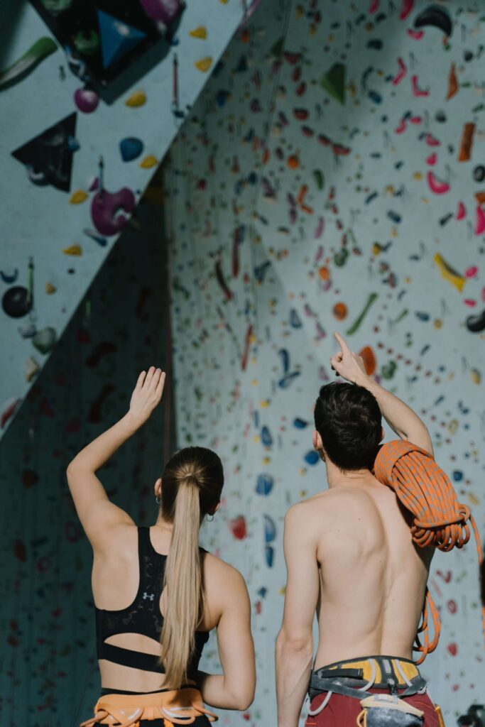 Bouldering vs Rock Climbing